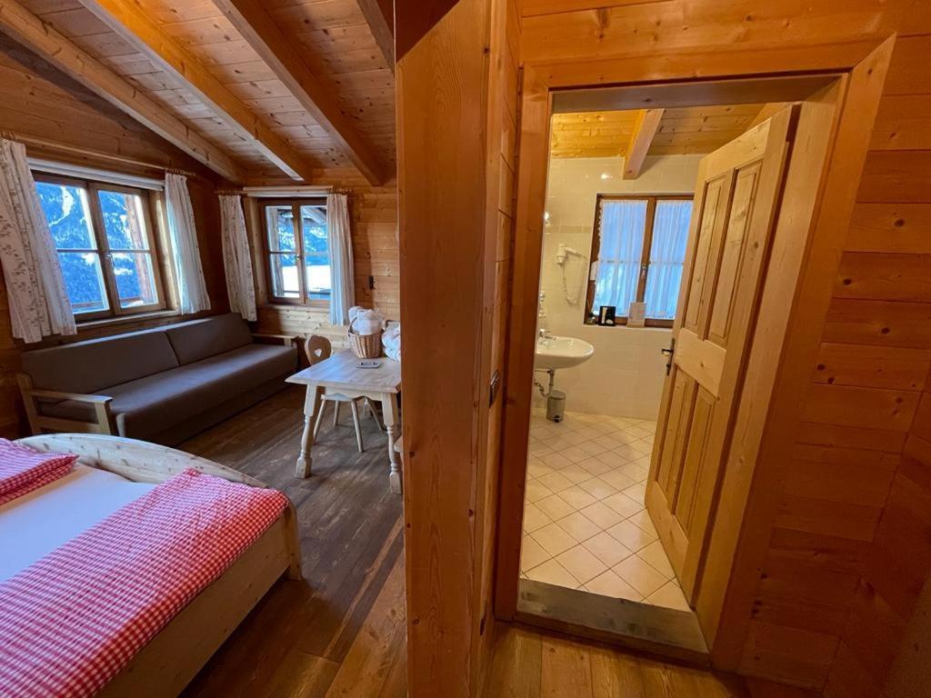 Glinzhof Mountain Natur Resort Agriturismo San Candido Exterior photo