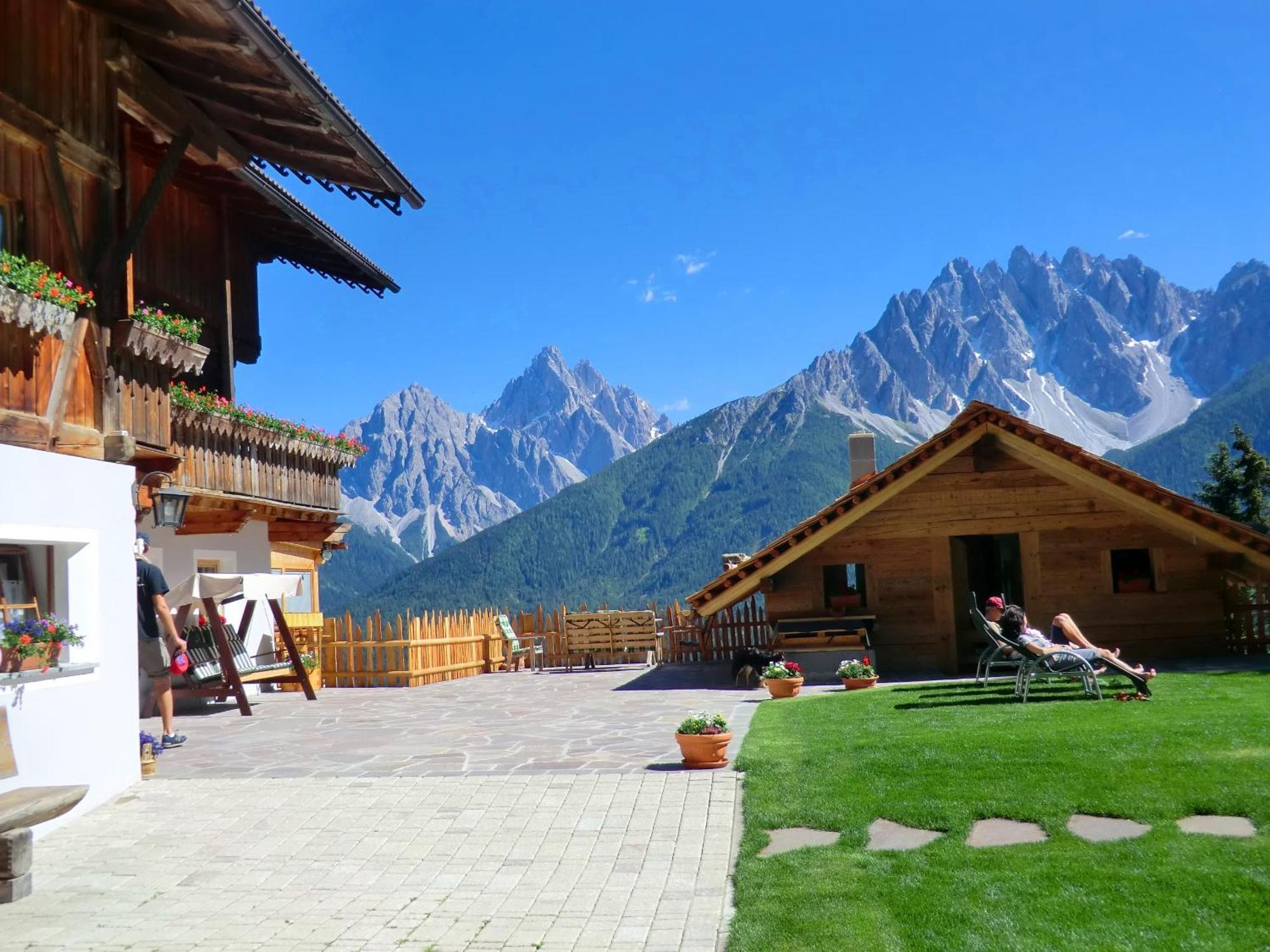 Glinzhof Mountain Natur Resort Agriturismo San Candido Exterior photo